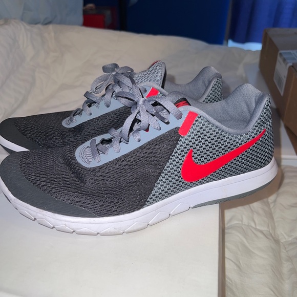 Nike Flex Experience RN 6 Mens Size 8.5 Shoes Gray Red Sneakers - Picture 3 of 8